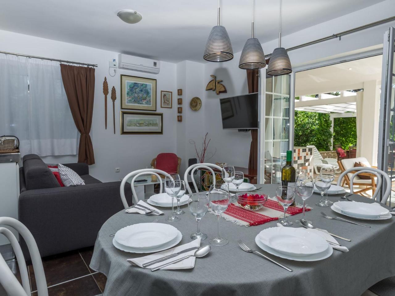 Spacious Holiday Home In Molat With Pool Brgulje Extérieur photo