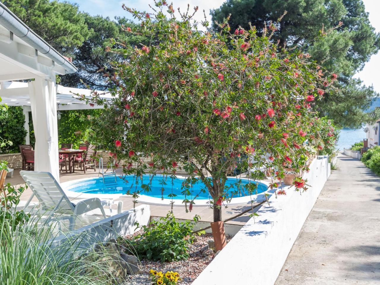 Spacious Holiday Home In Molat With Pool Brgulje Extérieur photo