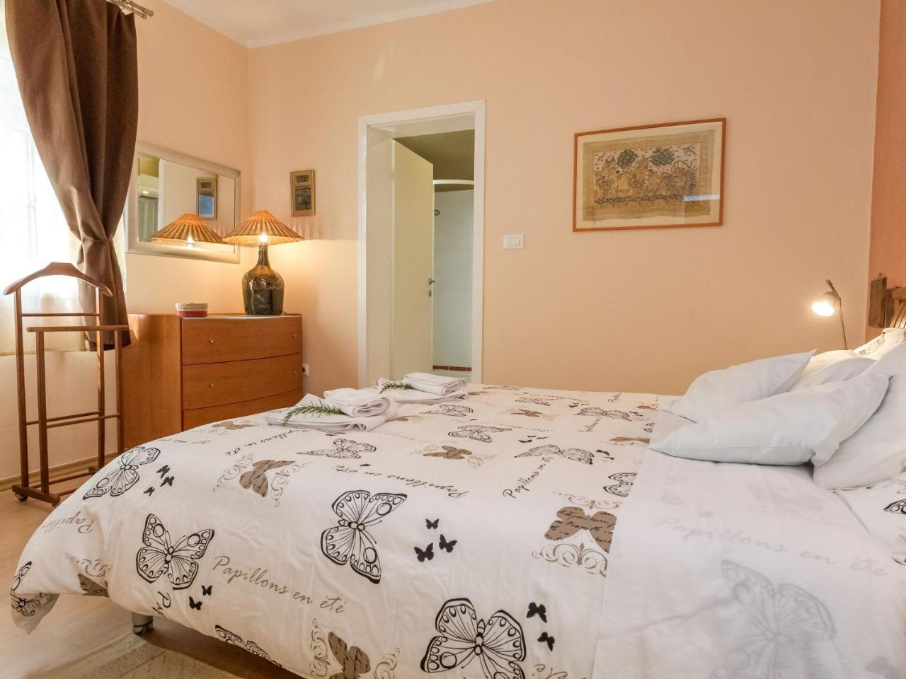 Spacious Holiday Home In Molat With Pool Brgulje Extérieur photo